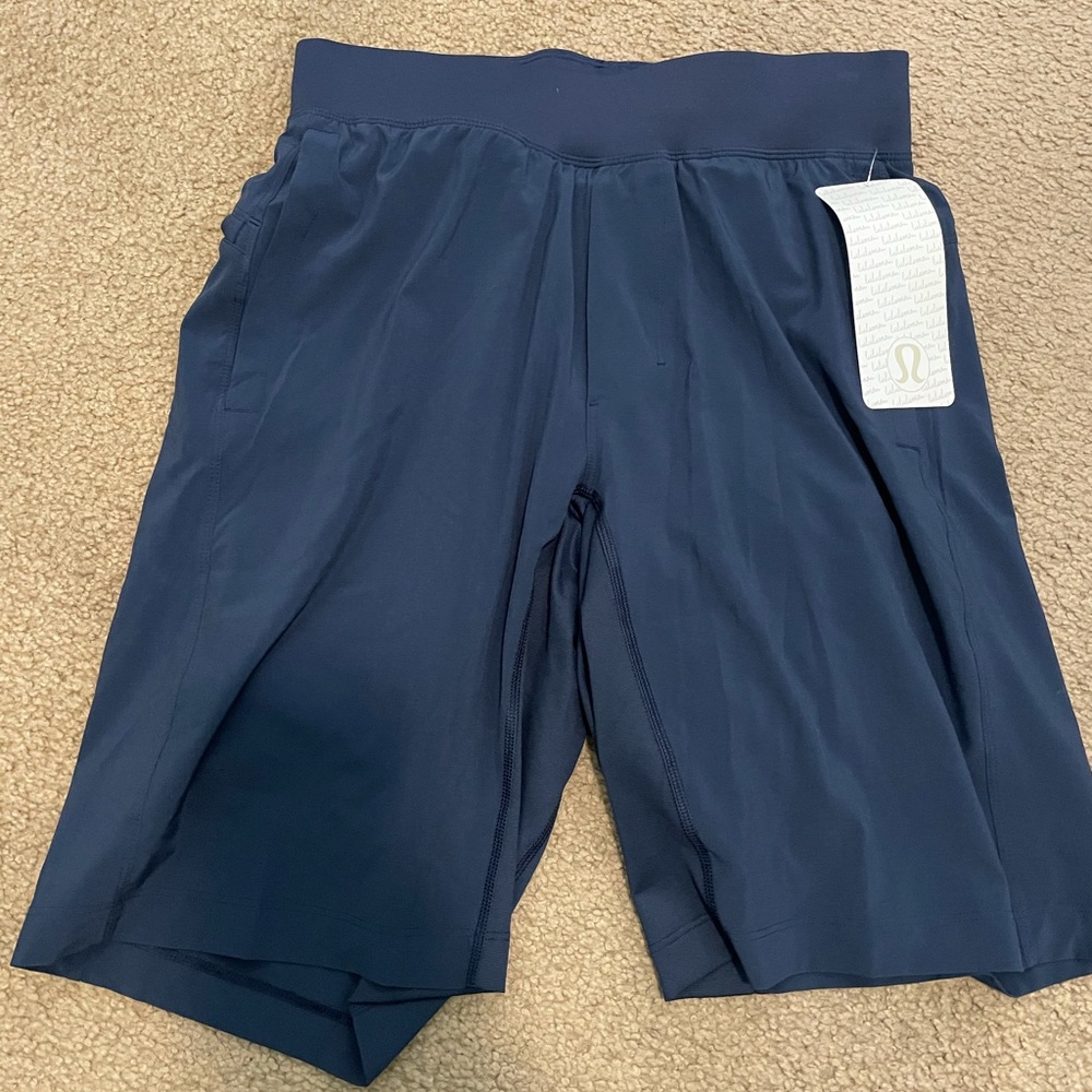 Lulu Lemon- Men’s training shorts- Size Small